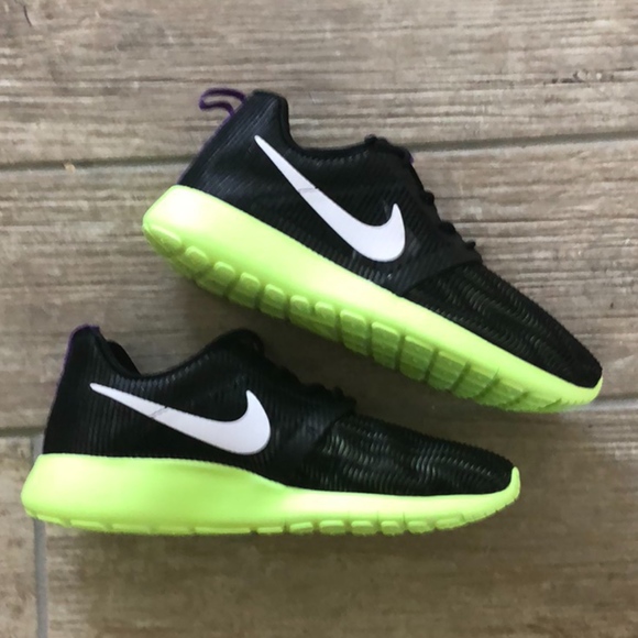 Nike Other - NWOB NIKE Rosherun Flight weight